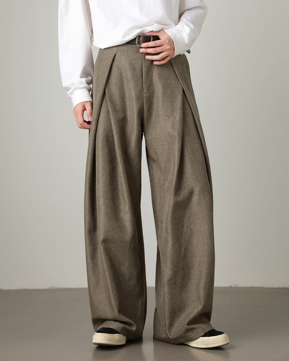 Men's Wide-Leg Pleated Trousers in Wool Blend – Comfortable Fit with Smooth Drape for Casual and Formal Wear 0